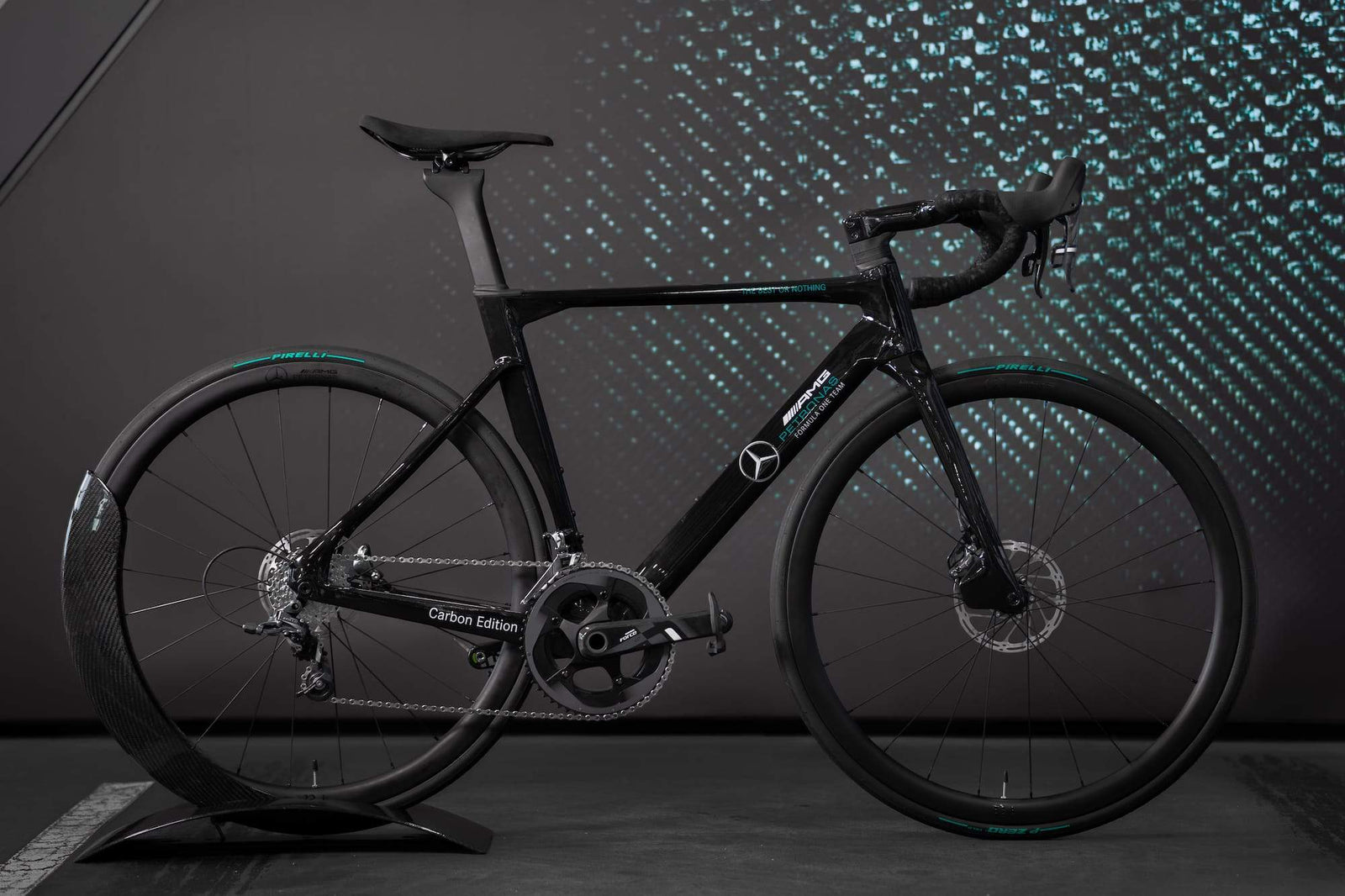 mercedes rennrad limited edition Mercedes-AMG PETRONAS F1 Team V12 Limited Edition Road Bike