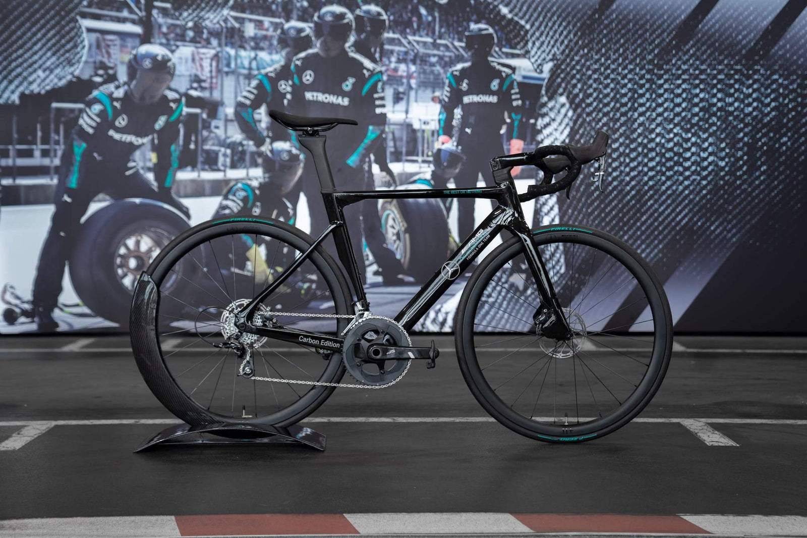 Mercedes-AMG PETRONAS F1 Team V12 Limited Edition Road Bike