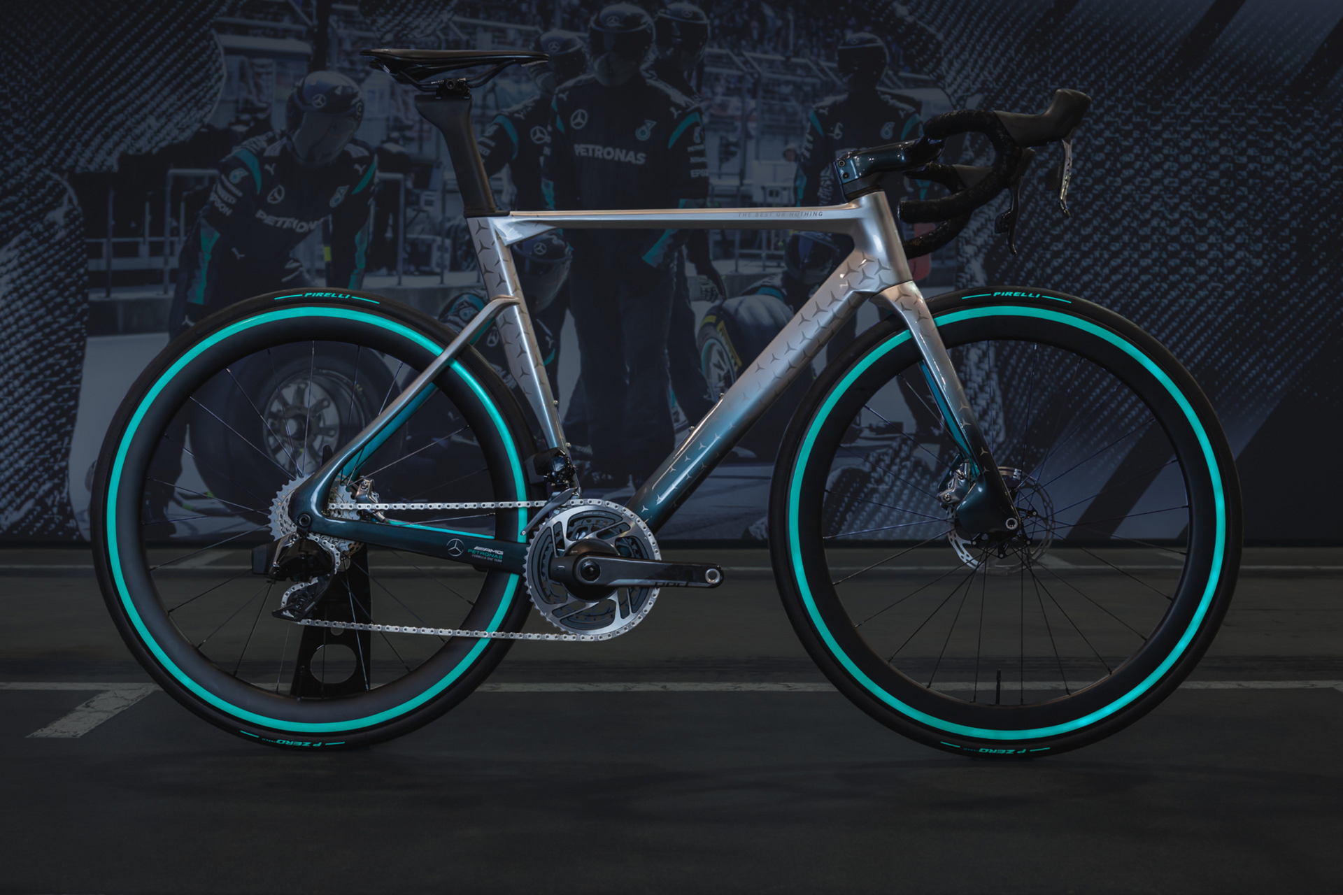 Mercedes-AMG PETRONAS F1 Team V13 LimitedEdition Road Bike